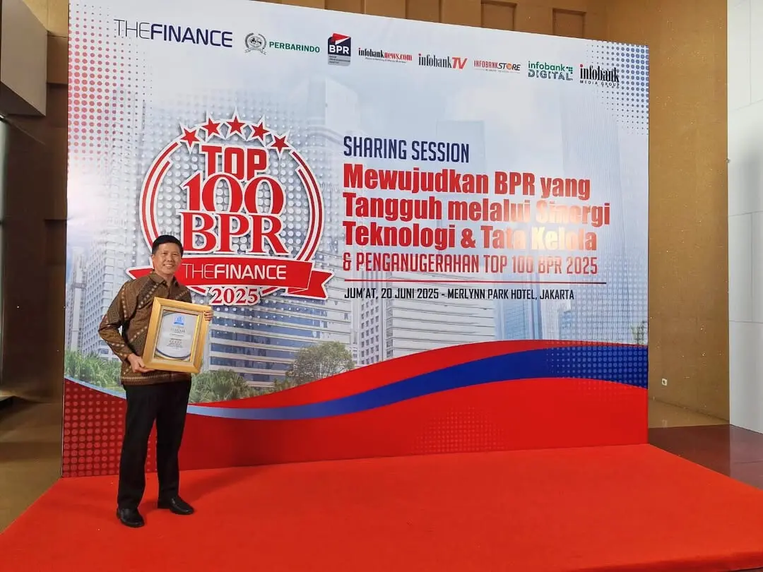BPR Akasia Mas Raih Penghargaan Top 100 BPR 2025 dari The Finance